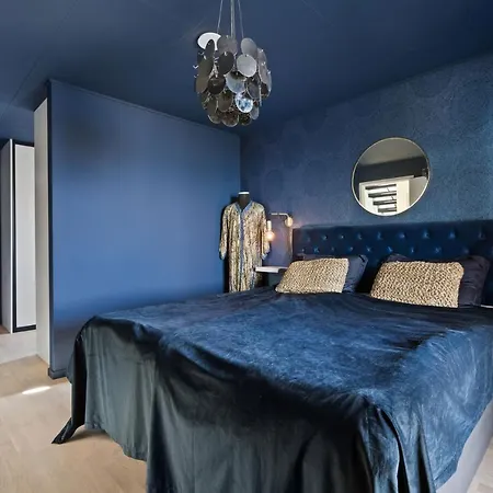 Nydelig Moderne Med Fantastisk Beliggenhet. Holiday home Kabelvag