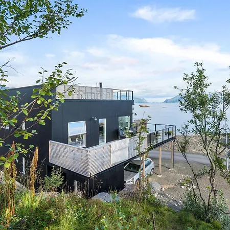 Holiday home Nydelig Moderne Med Fantastisk Beliggenhet. Kabelvag